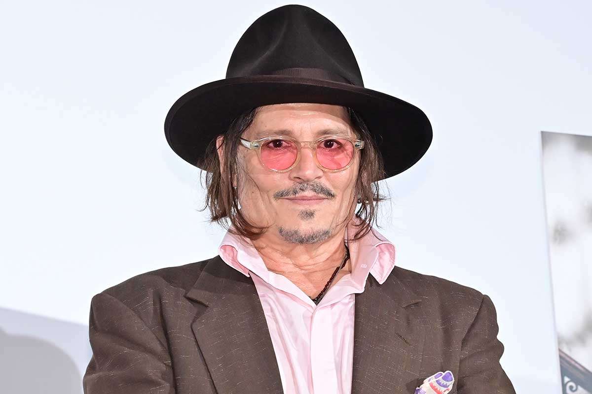 ジョニー・デップの撮影会が5時間遅れの異常事態　払い戻し案内も…ネット悲痛「何時まで待ってでもいい！撮らせて」 | ENCOUNT