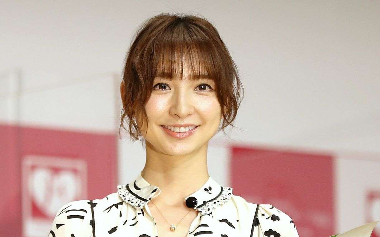 【紅白“落選”の裏側】AKB篠田麻里子がぼっち姫になっちゃった！《指原莉乃とは絶縁状態》《レジェンドたちが「同部屋NG」》 | 週刊文春