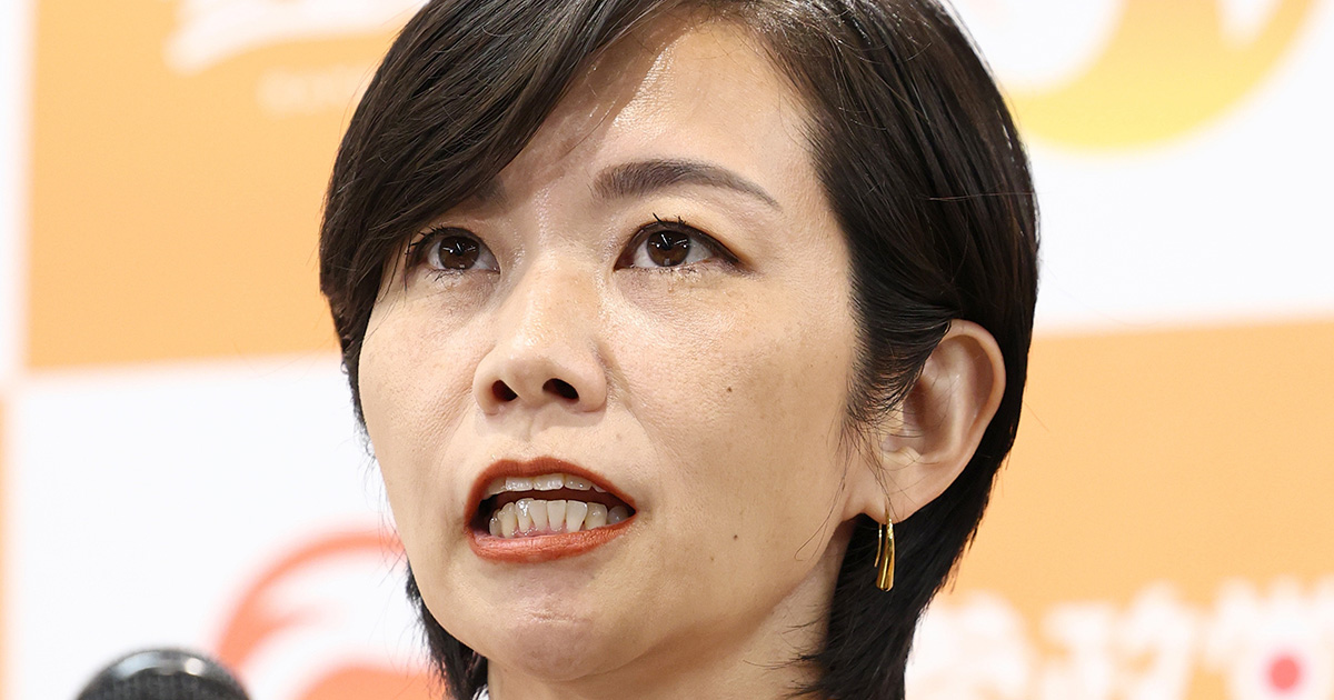 「完全に天皇の政治利用」参政・梅村議員　土葬規制の質疑で根拠にした「陛下のお気持ち」発言にSNS疑問の声 | 女性自身