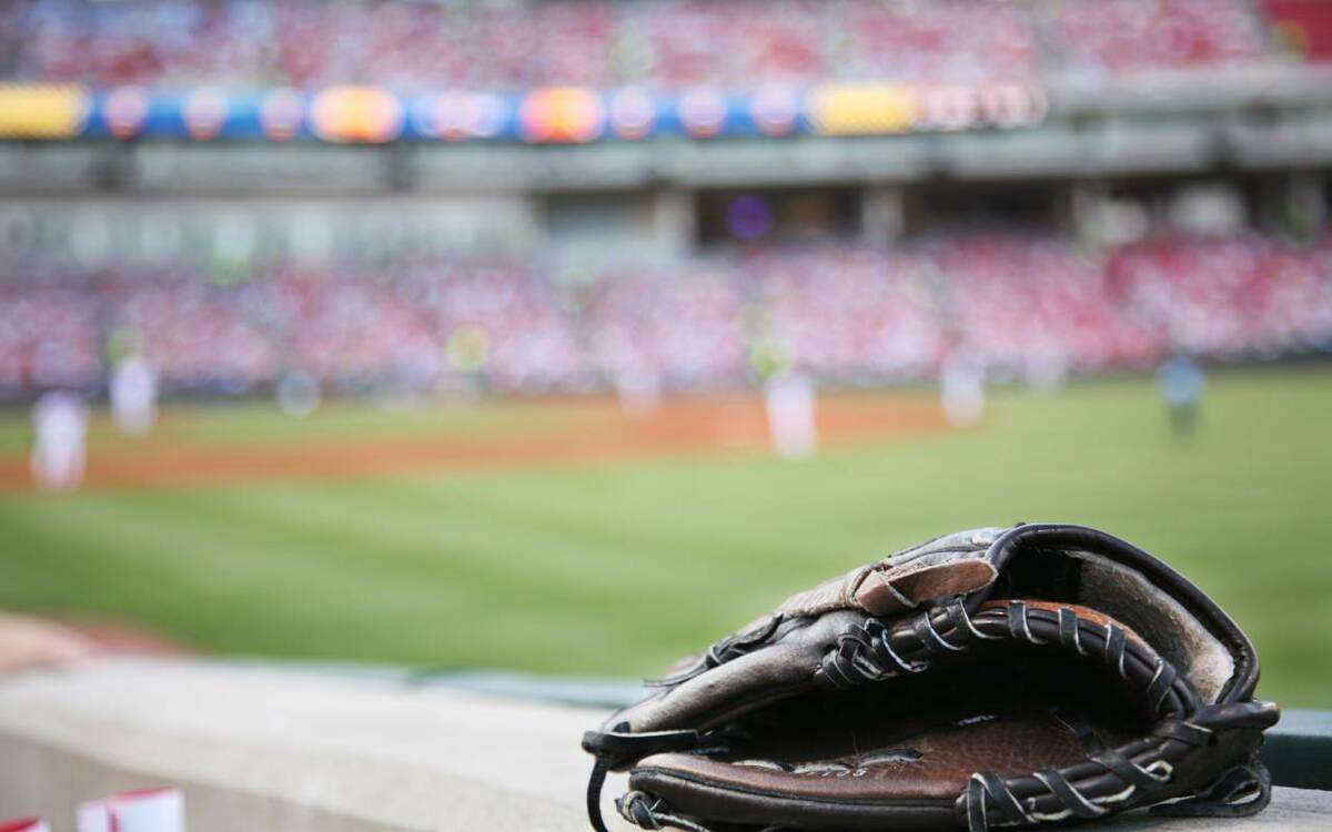 殺人、詐欺から下着泥棒まで……話題の書『日本プロ野球犯罪事典』はなぜ、どのように作られたのか | 文春オンライン