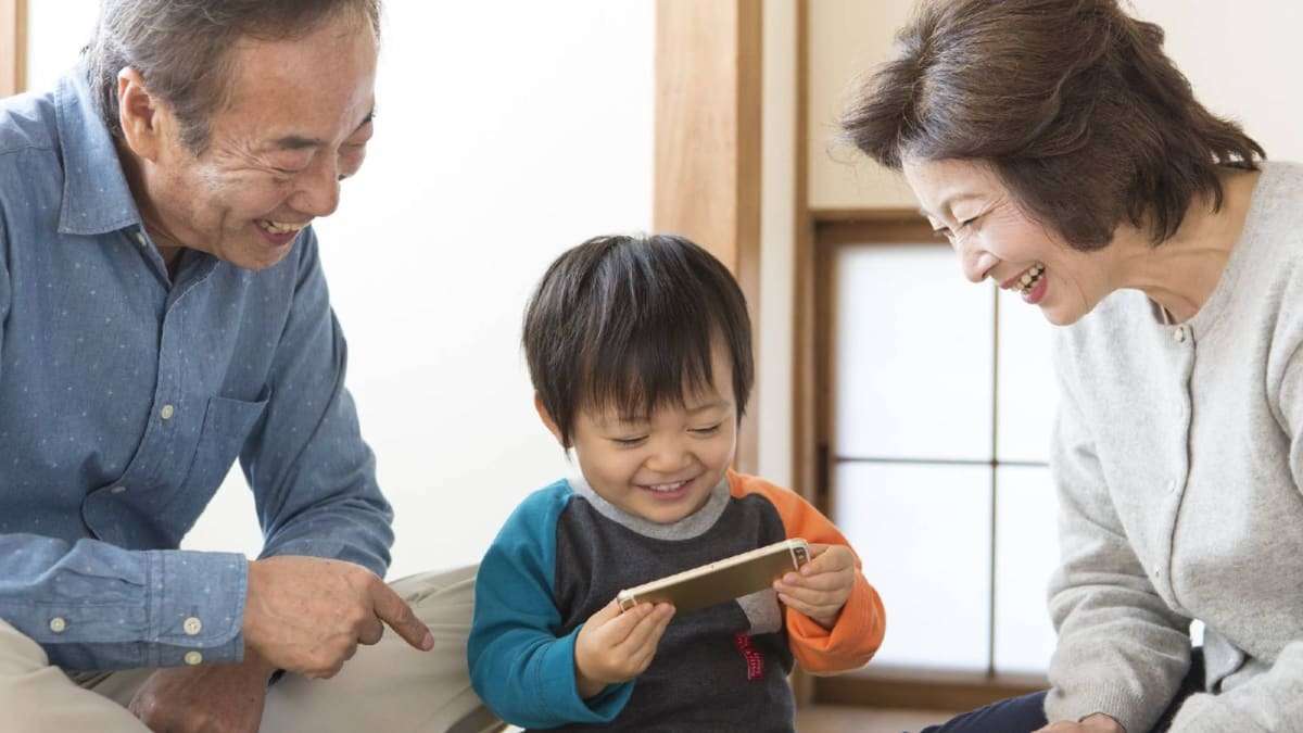 両親→自分の子供へのスキンシップ，どこまで許せる？