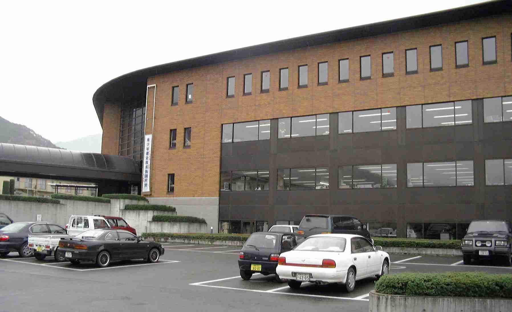 スノーリゾート抱える町の町長、近隣で開発進める外資系企業の特別顧問に　議会が問題視（信濃毎日新聞デジタル） - Yahoo!ニュース