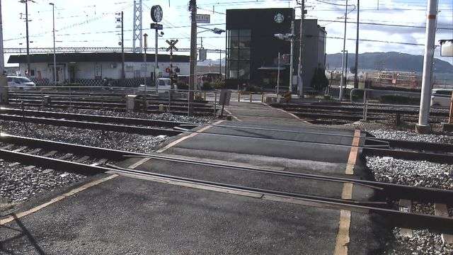 “信号待ち”中国人観光客2人死亡の山陽電鉄踏切事故 遺族が約1億4000万円賠償求め提訴 神戸地裁