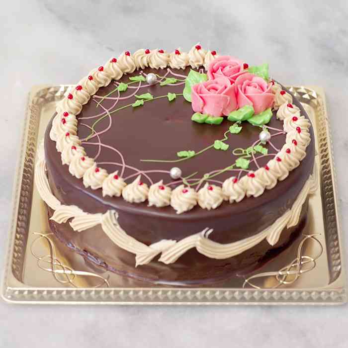 バタークリームのケーキが好きな人