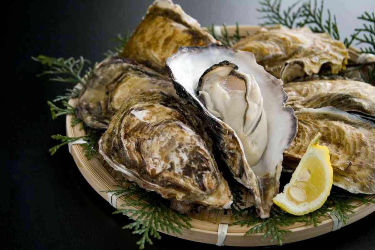 「カキ」にあたる人、あたらない人って何が違うの？ 専門医に聞いて分かった両者の“明確な差” | オトナンサー