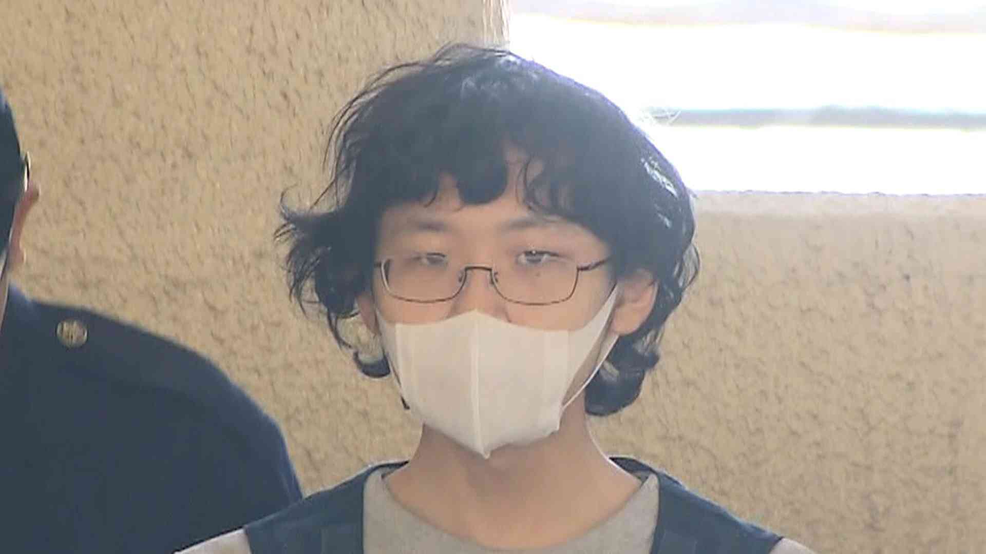 駅のトイレで男性を盗撮した疑いで公立小学校事務職員の男（21）逮捕　盗撮されていることに気づいた男性が呼び止め110番通報　千葉・船橋市（FNNプライムオンライン（フジテレビ系）） - Yahoo!ニュース