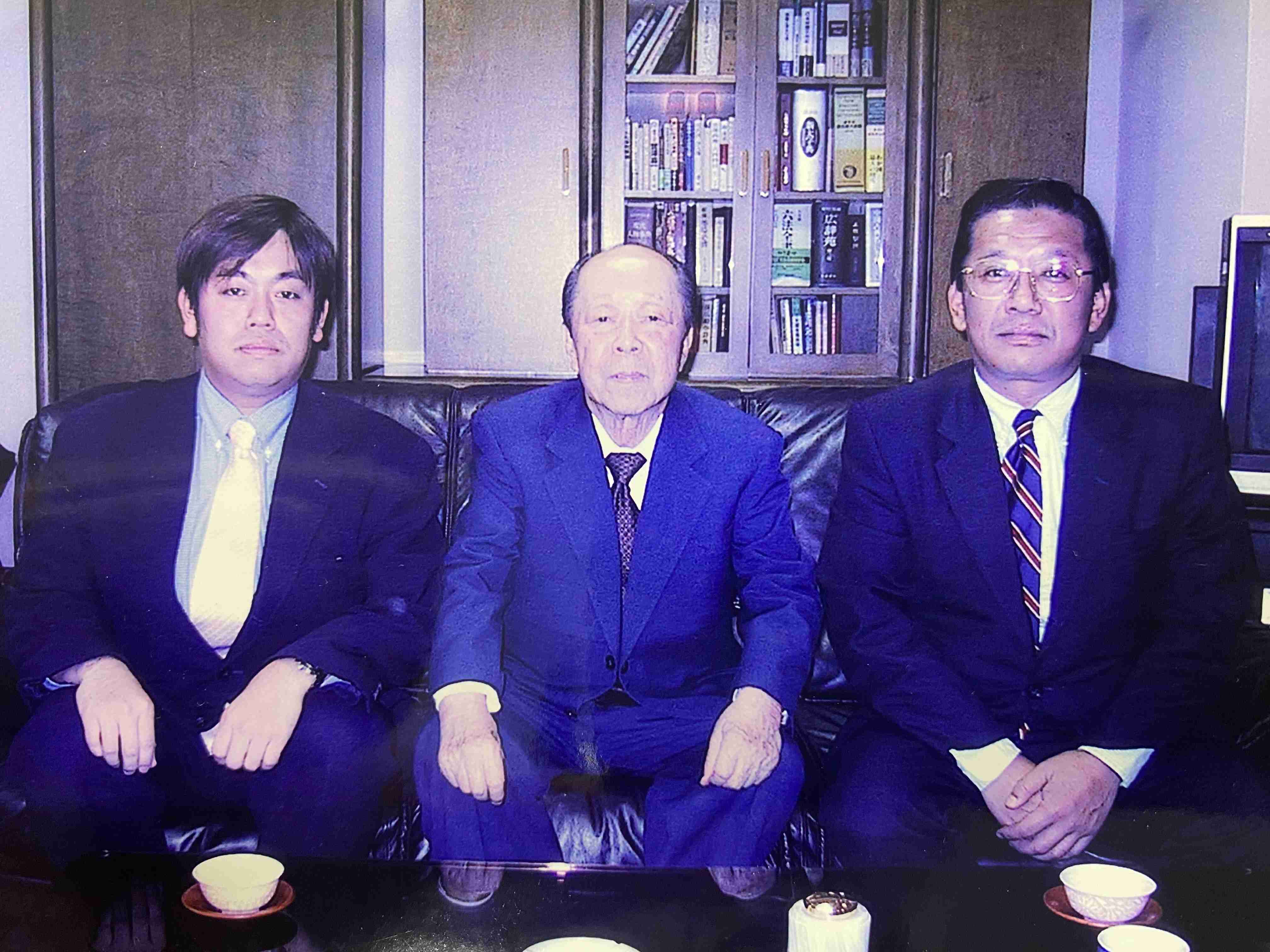 政治資金でキャバクラやラウンジに支出 維新・奥下議員が釈明21分「今回は返金する」が「ポケットマネーでやるには限界ある」