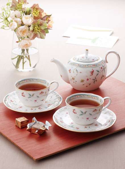 素敵なソーサー&カップのセットが見たい☕