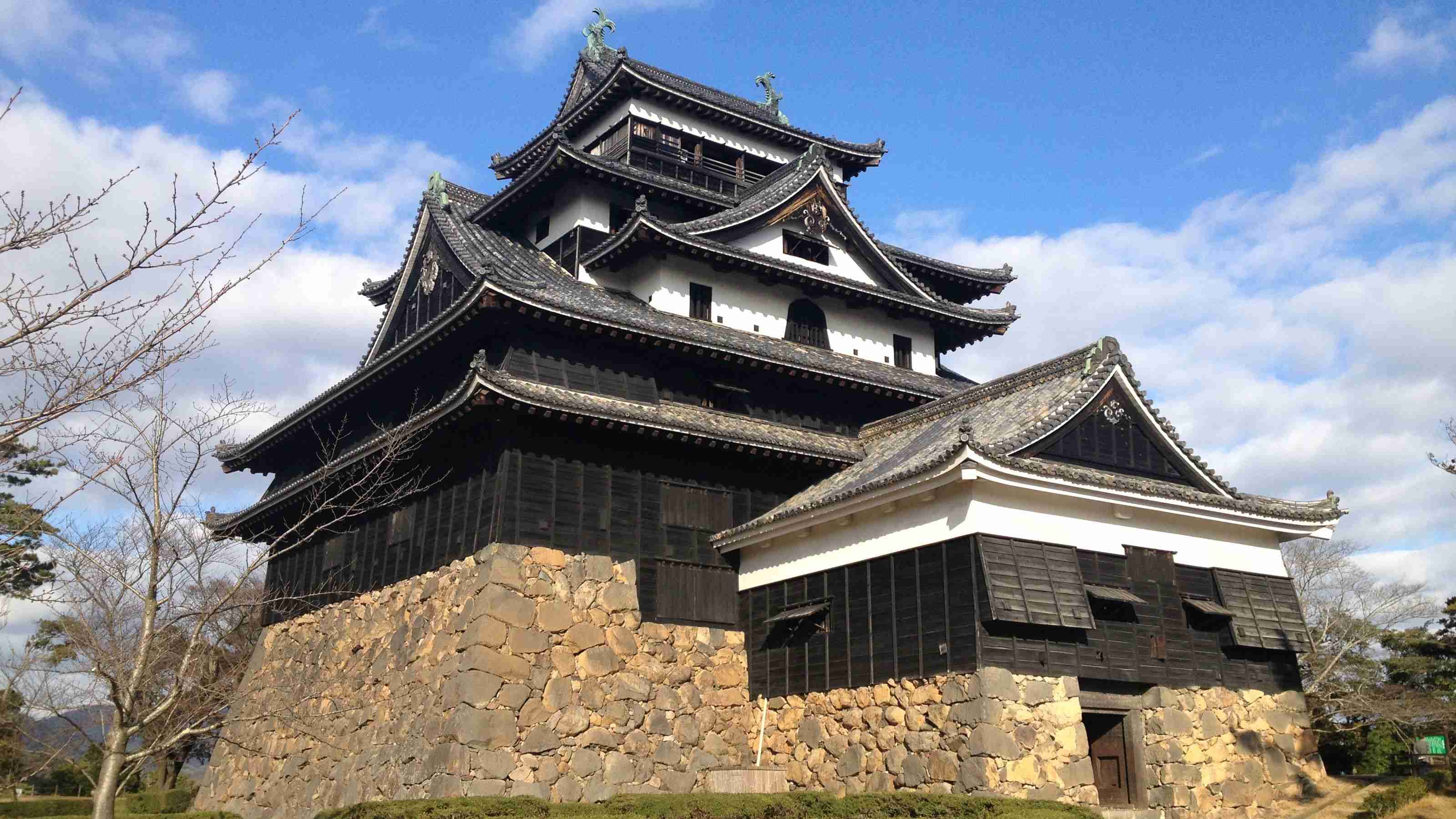 小泉八雲がビールを買った店はいまだ現役…戦災を免れた松江城下だから残った｢ばけばけ｣時代のリアルな風景 | PRESIDENT WOMAN Online（プレジデント ウーマン オンライン） | “女性リーダーをつくる”