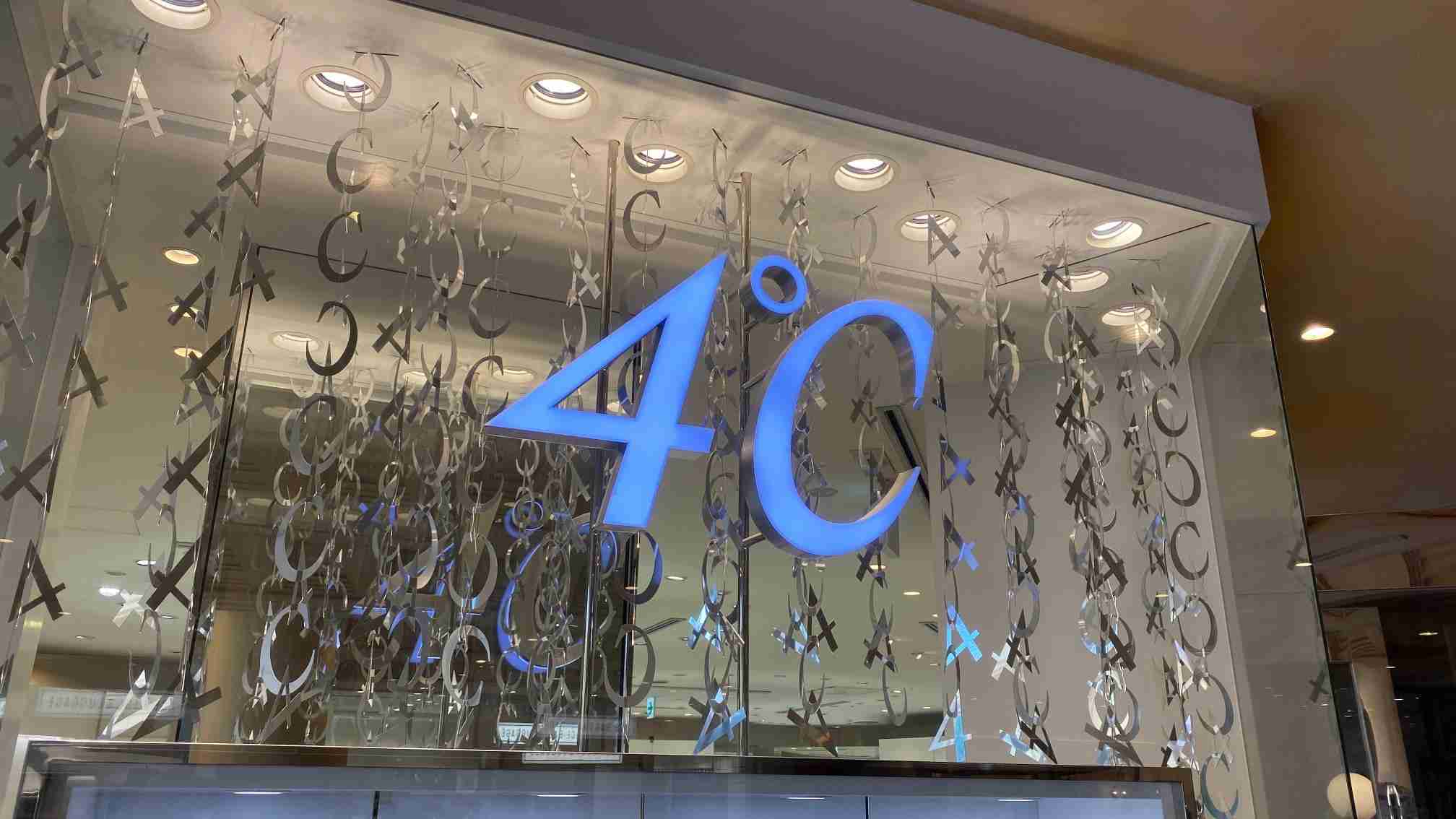         「4℃」店舗数・客数・売上のすべてが減少も、運営会社の業績は絶好調なワケ。今や“4℃論争”も過去の話に  |  日刊SPA!    