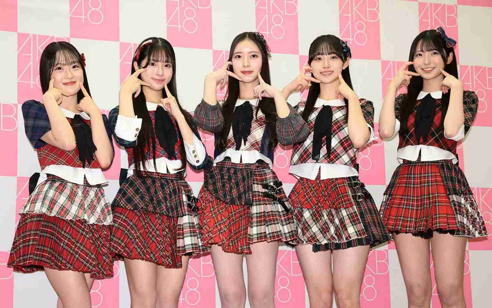 AKB48 新加入の21期研究生5人がお披露目「私たちの力で東京ドームに立てるように!」