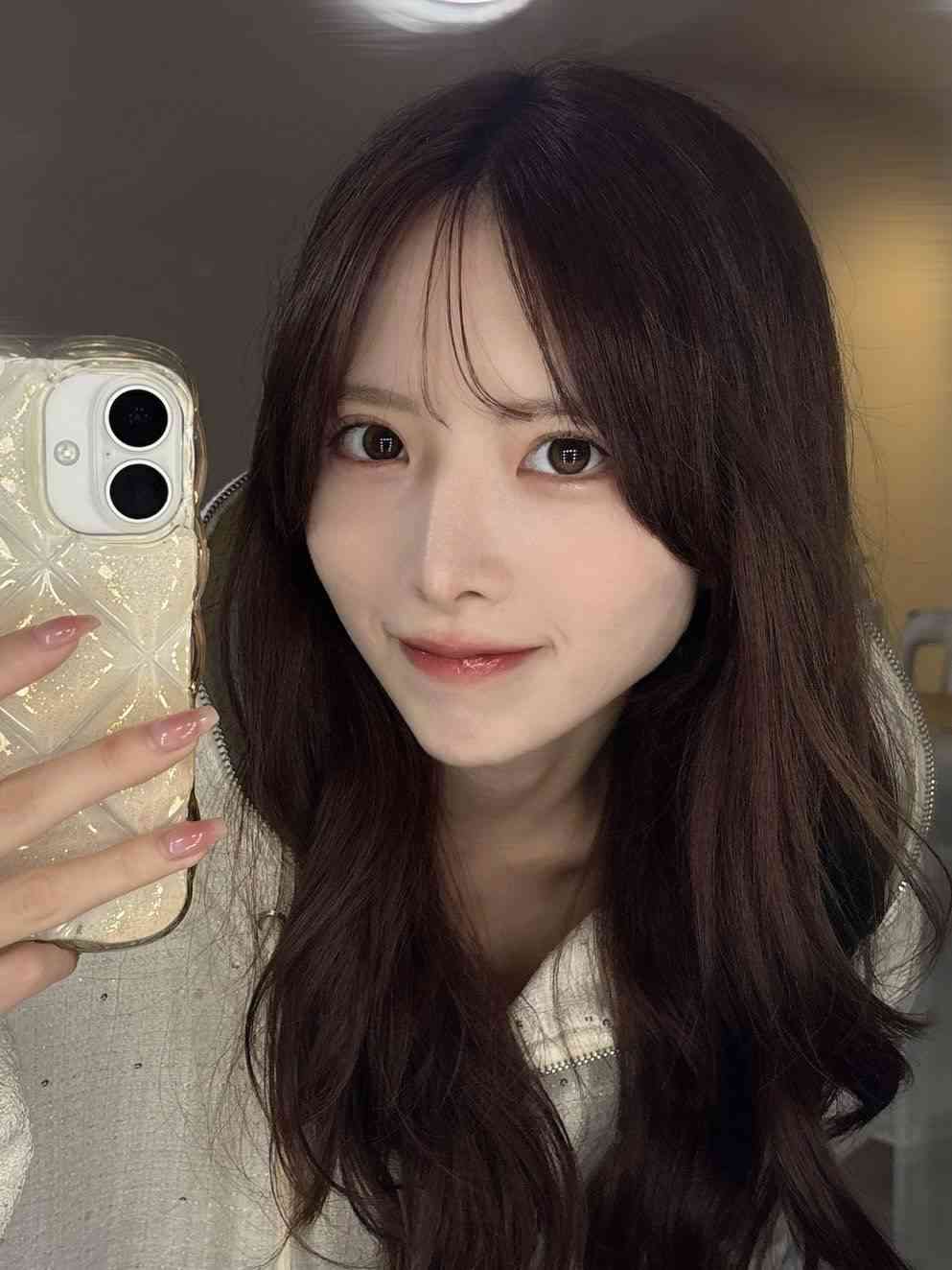 整形課金額600万円、元48アイドル〝激変〟ショットに反響続々「もう別人だし大成功」​「すごい変化だね!」「努力の積み重ねで自信爆上がり、素敵!」　　