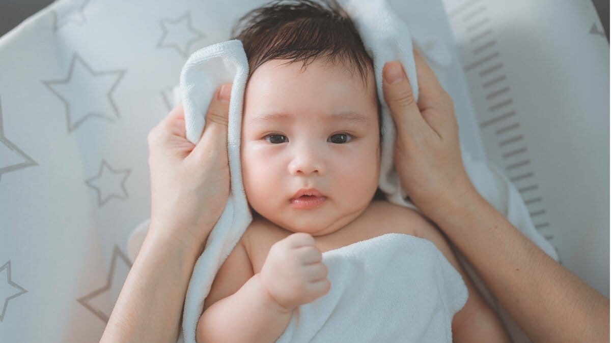 「子どもを作るなんて無理、NISAで精一杯」高齢者優遇の影で加速する現役世代の困窮と少子化…出生数は過去最少に | 集英社オンライン | ニュースを本気で噛み砕け