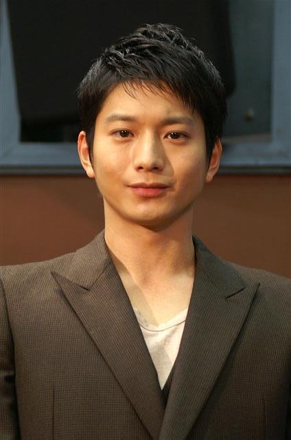 酒癖悪過ぎ！向井理、お笑いコンビ・ニッチェに「ブス」連発