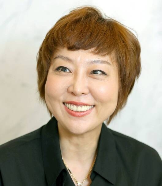 作家・室井佑月さんが緊急手術…夫の立憲民主党・米山隆一衆院議員「麻酔からも覚めています」 - スポーツ報知