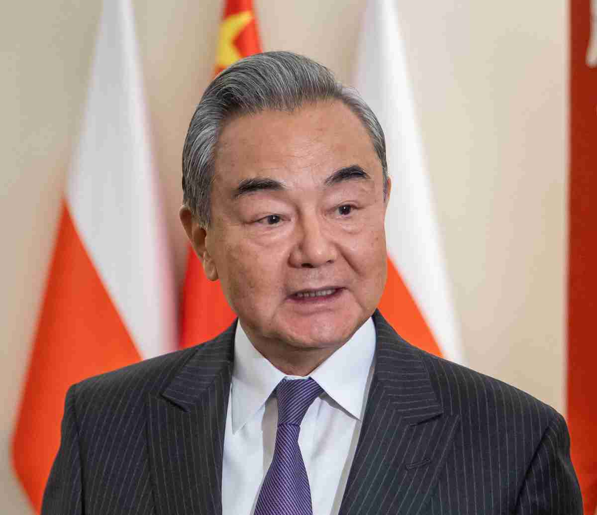 ロシアビザ免除を歓迎　中国外相「交流に弾み」（時事通信） - Yahoo!ニュース