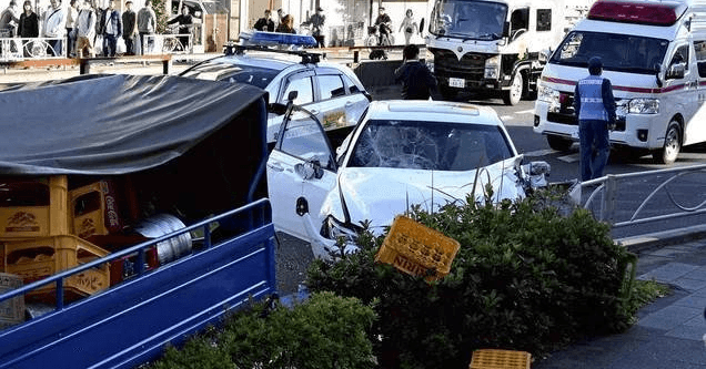 足立盗難車暴走の容疑者、パトカーに停止求められ逃げたと説明…追跡から逃れるため暴走か (読売新聞)