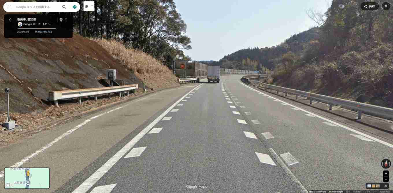 高速道路を歩いていた男性(24)大型トラックにはねられ死亡、運転手「路肩の車から降りてきた男性をはねた」非常駐車帯に車を止めていたか【高知】