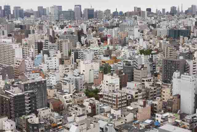 都会でも田舎でもないところに住んでる人