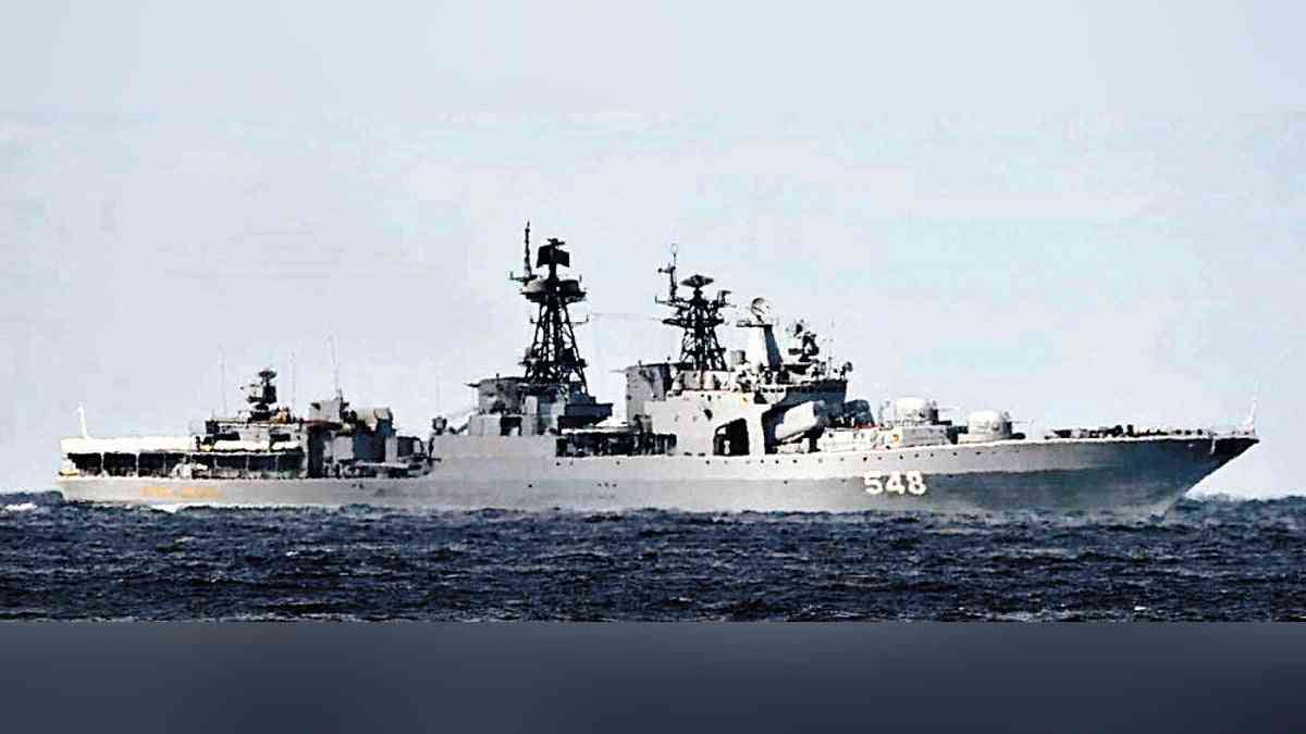 津軽海峡に中国とロシアの艦艇、計１０隻が通過…同時航行は初確認 : 読売新聞