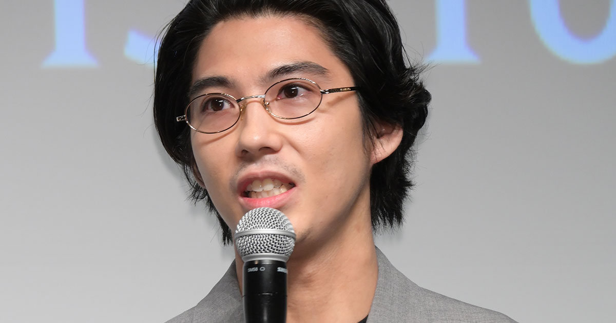 《「誰か分からなかった」と話題》賀来賢人、大谷翔平、目黒蓮に次いで「CM起用社数」男性4位になった“カメレオン俳優の正体” | 女性自身