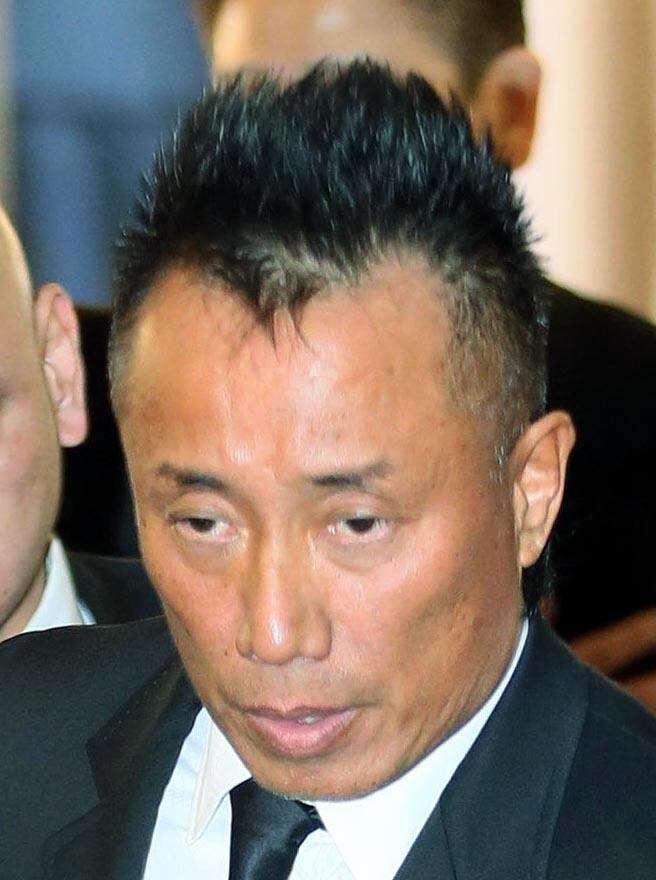 長渕剛さん「必死で稼いだ金を違う目的に…断じて許さない」 コンサート企画会社が破産