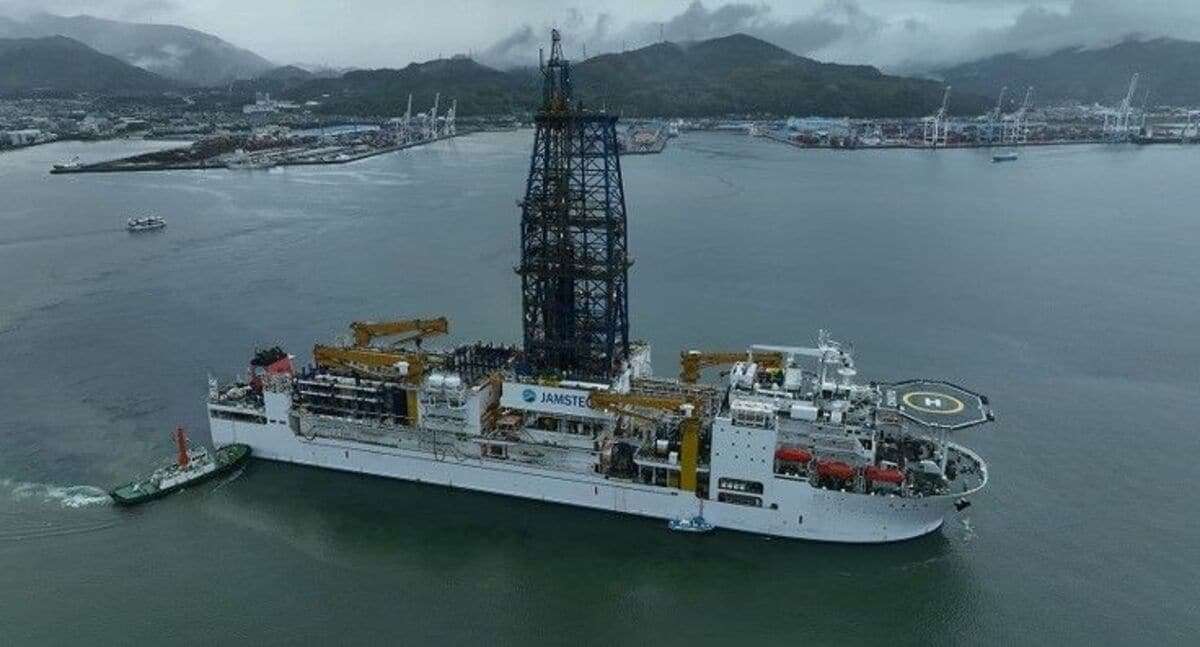 期待が強まる国産レアアース。南鳥島沖に眠るレアアース泥の開発は｢中国依存｣脱却の切り札になりうるが､壁は高い | ニュース・リポート | 東洋経済オンライン