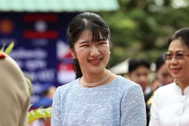 熱を帯びる「愛子天皇待望論」、オンライン署名は24才のお誕生日を節目に急増　過去に「愛子天皇は否定していない」と発言している高市早苗首相はどう動くのか （NEWSポストセブン） - Yahoo!ニュース