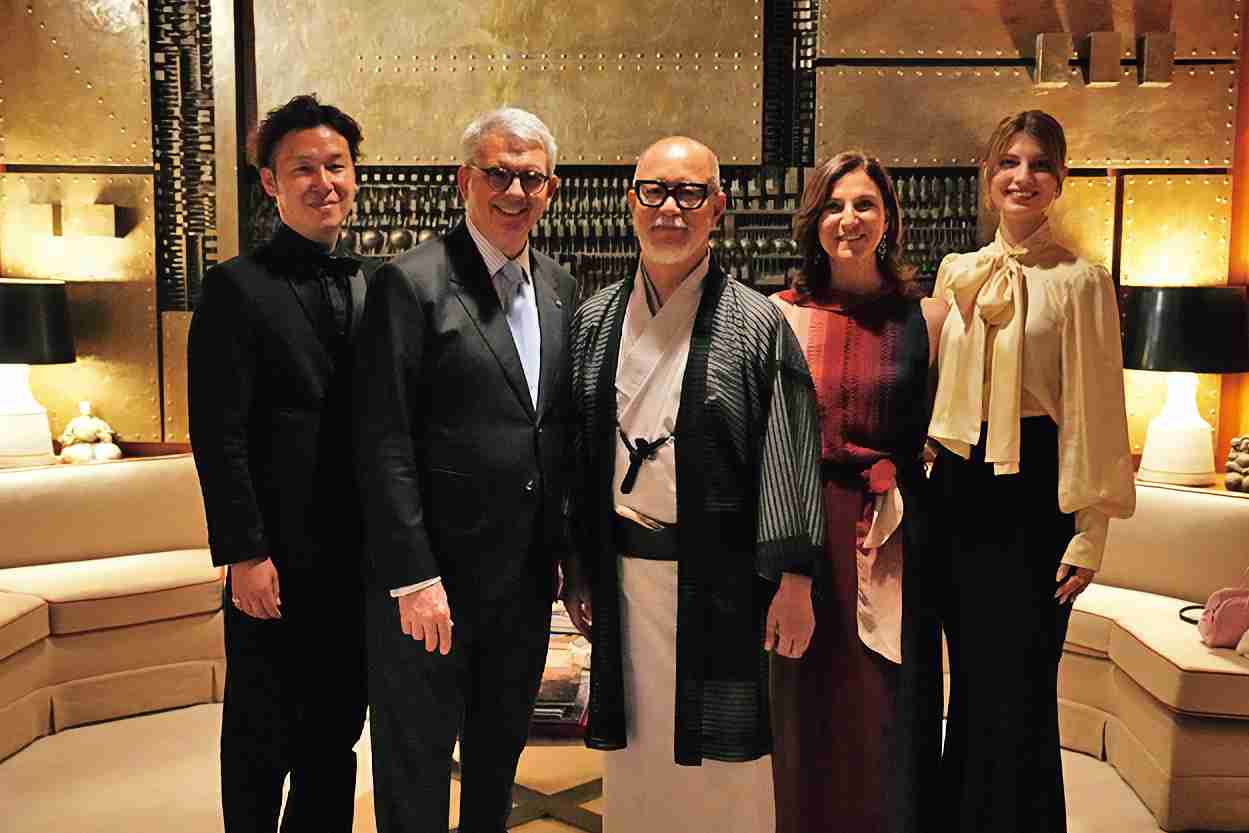 モデルのマギーさんがラグジュアリー家具会社のCEOに、新店舗開業 「日本一を目指す」