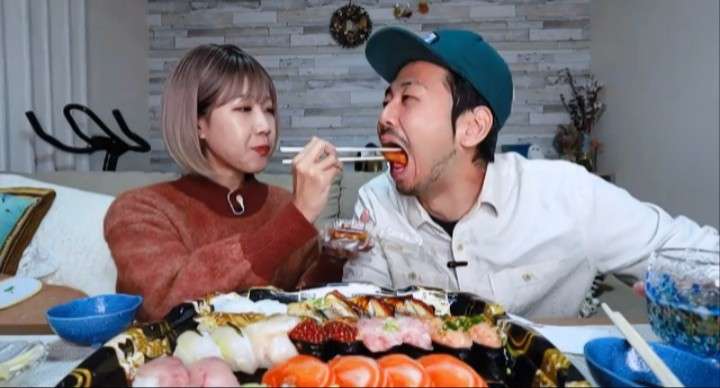 何かに怯えて生きてる人