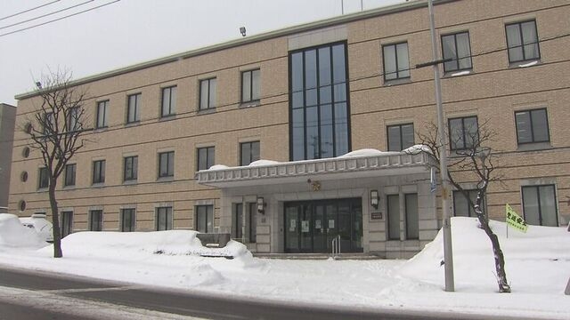カセットコンロをIHヒーターの上に置いて焼き肉…ボンベ爆発　５１歳男性負傷　家族は別室にいて無事　小樽 HTB北海道ニュース