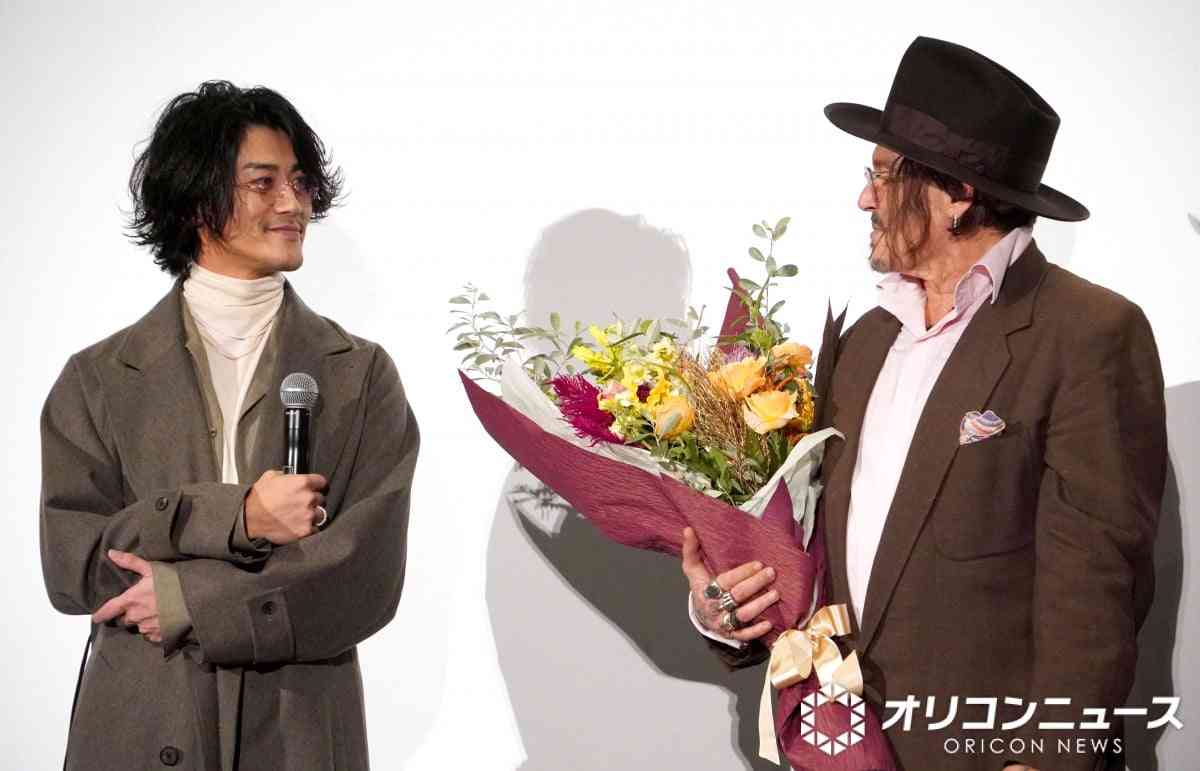 赤西仁、ジョニー・デップのイベントにサプライズ登場 「共通の知人がいて…」今夜は食事「きょうは暇で」