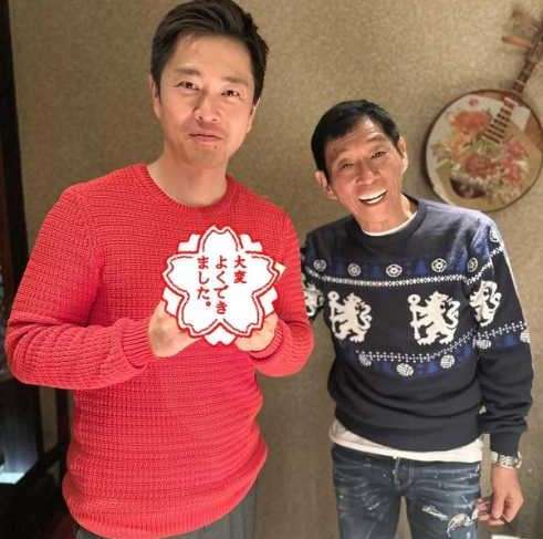 吉村洋文知事、明石家さんまとの2ショットに反響「素敵な写真」「国宝級ツーショット」