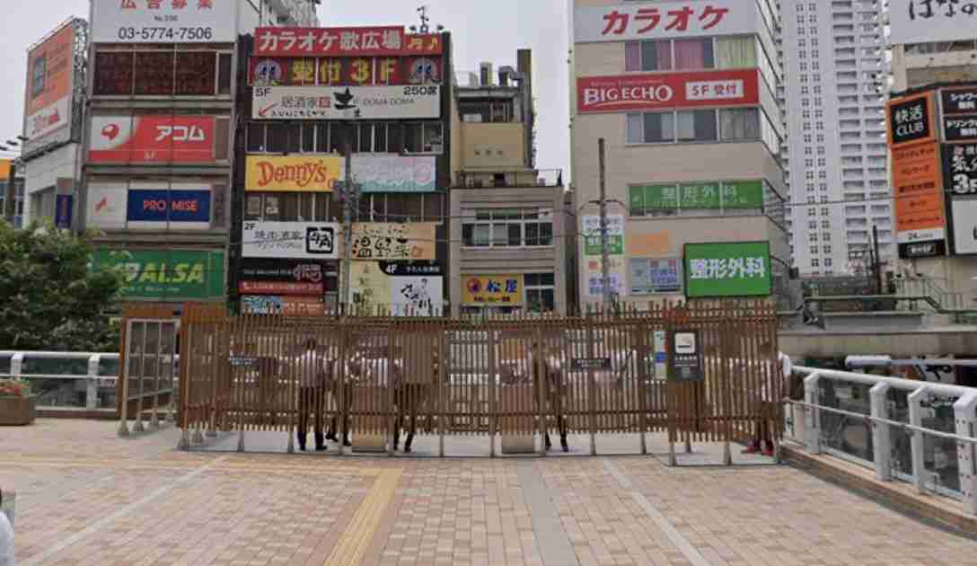 都会でも田舎でもないところに住んでる人