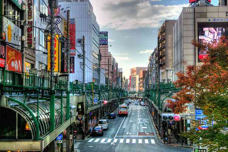 都会でも田舎でもないところに住んでる人