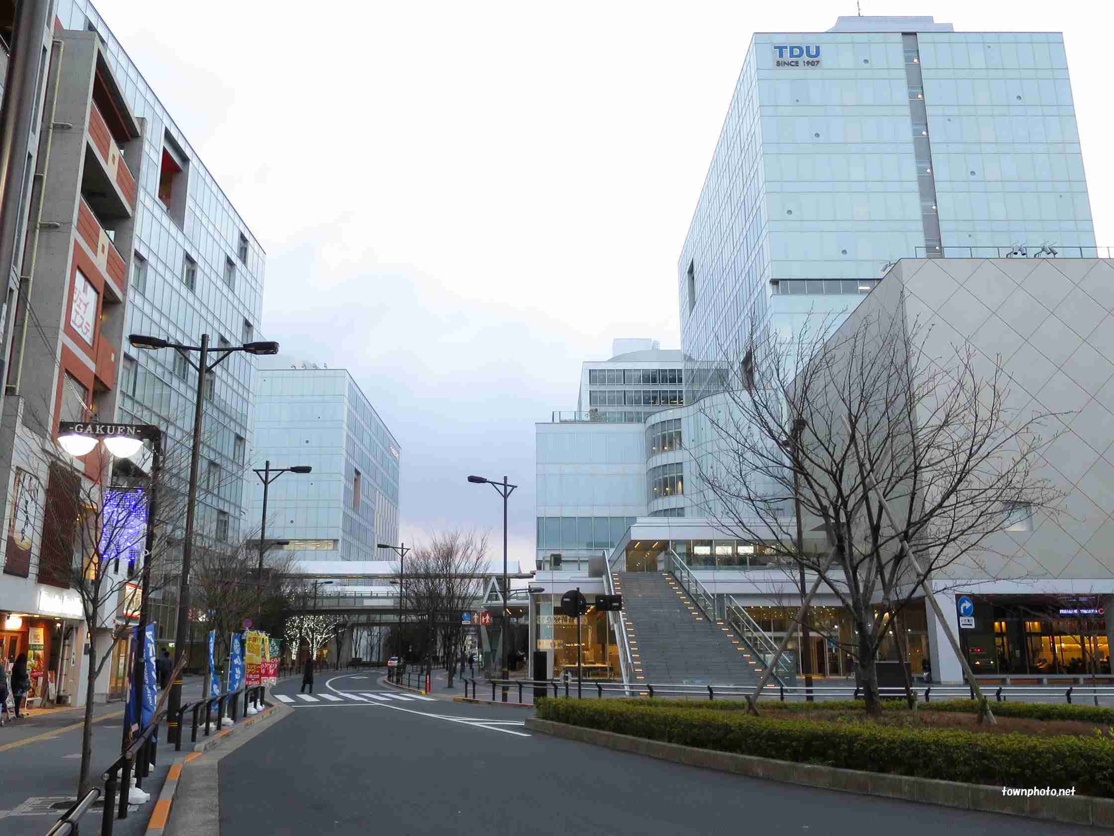 都会でも田舎でもないところに住んでる人