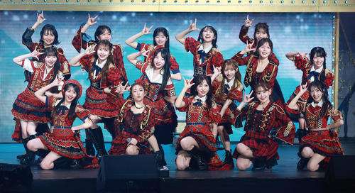 「まゆゆ」以外“神7”も集結、AKB48OGの“ドーム即完レベル”集客力はとんでもなかった 『NHK紅白歌合戦』への期待も