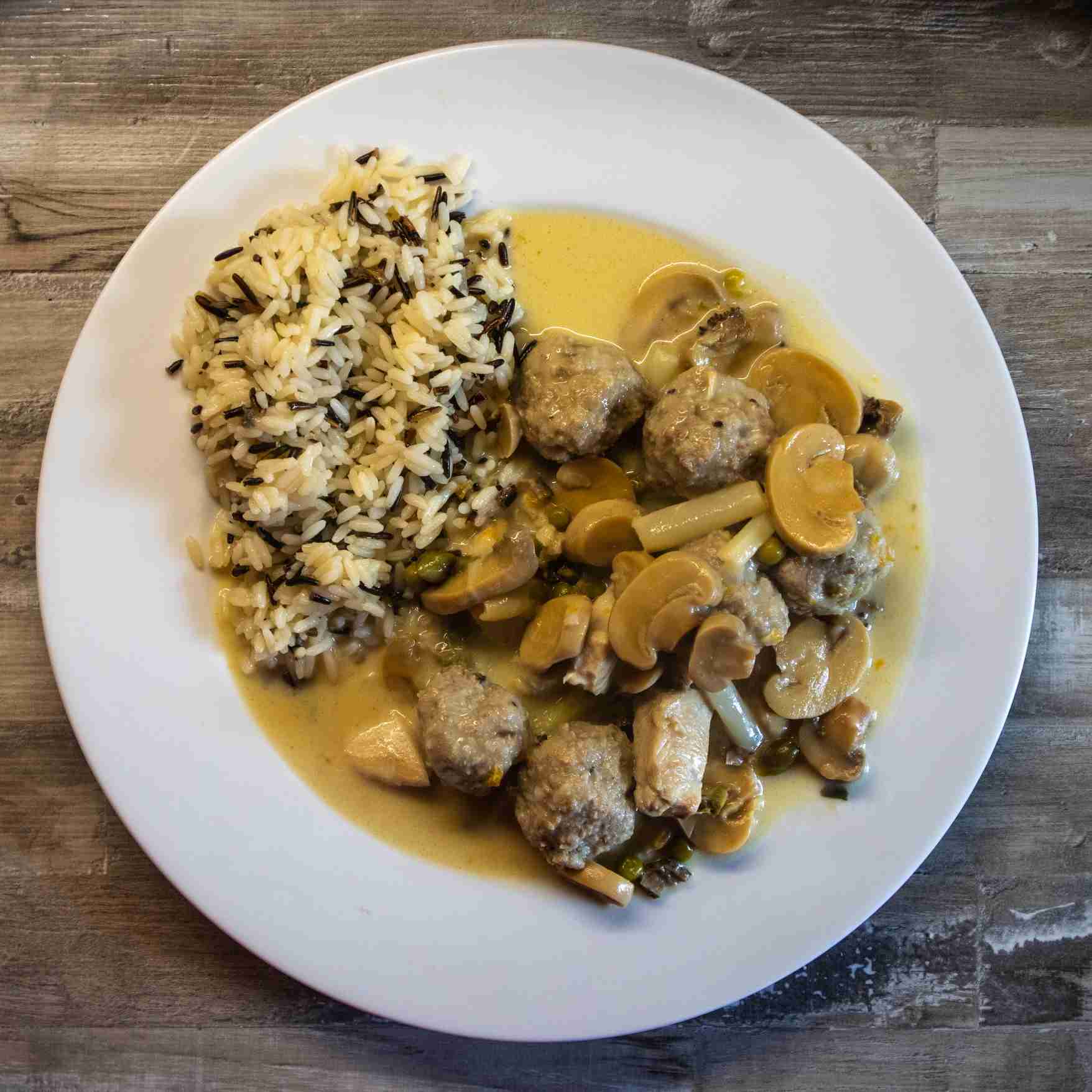 知っている人が全然いないけど美味しい煮込み料理教えて