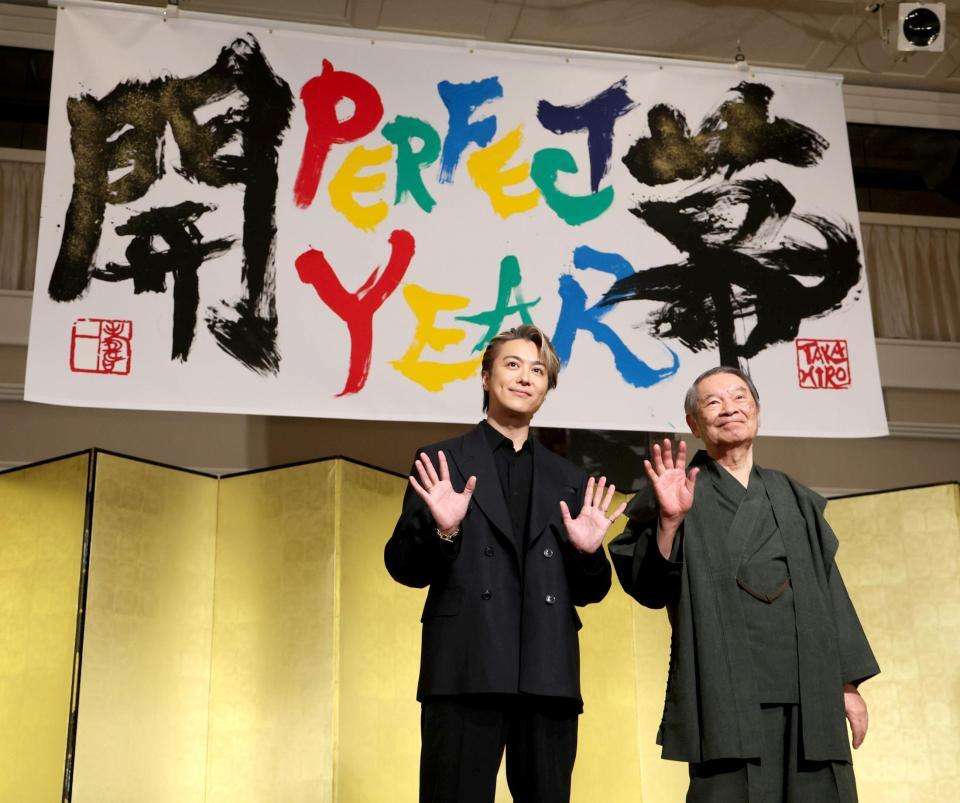 TAKAHIROは書道八段!達筆すぎるだろ…力強い書体披露→世界的な書道の巨匠を「うまい!」とうならせる