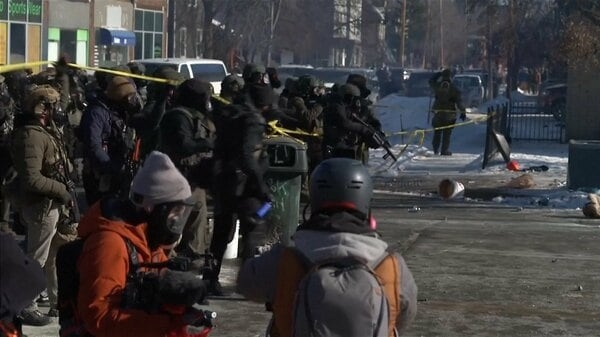 アメリカ・ミネソタ州で移民取り締まり中に住民男性射殺　連邦職員「正当防衛」主張｜FNNプライムオンライン