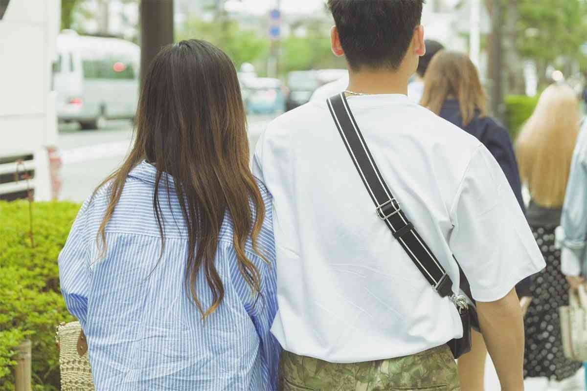 結婚以外の”幸せ”を2000人に聞く 世帯年収1000万以上と”それ未満”のリアルな本音 | オトナンサー