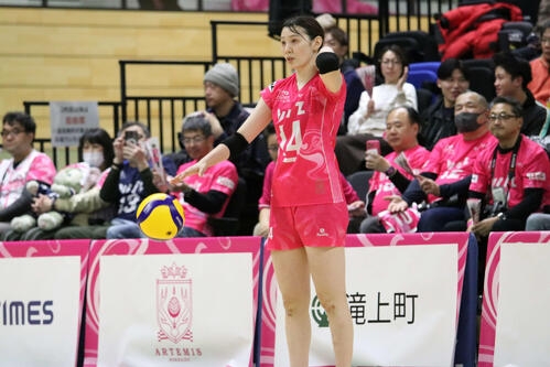 【バレー】「ショックだった」性的な意図の画像拡散　アルテミス北海道はユニホーム変更で対策 - バレーボール : 日刊スポーツ