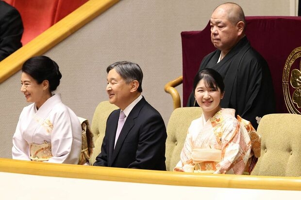 「会場全体を祝福の光で」「神々しい」“天覧相撲”での愛子さまのお姿とご一家の仲睦まじい様子に相次ぐ絶賛（週刊女性PRIME） - Yahoo!ニュース