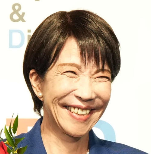 高市早苗首相、安倍晋三氏の遺影写真を携え伊勢神宮を参拝「もう1度連れて来てあげたかった」 - 政治 : 日刊スポーツ