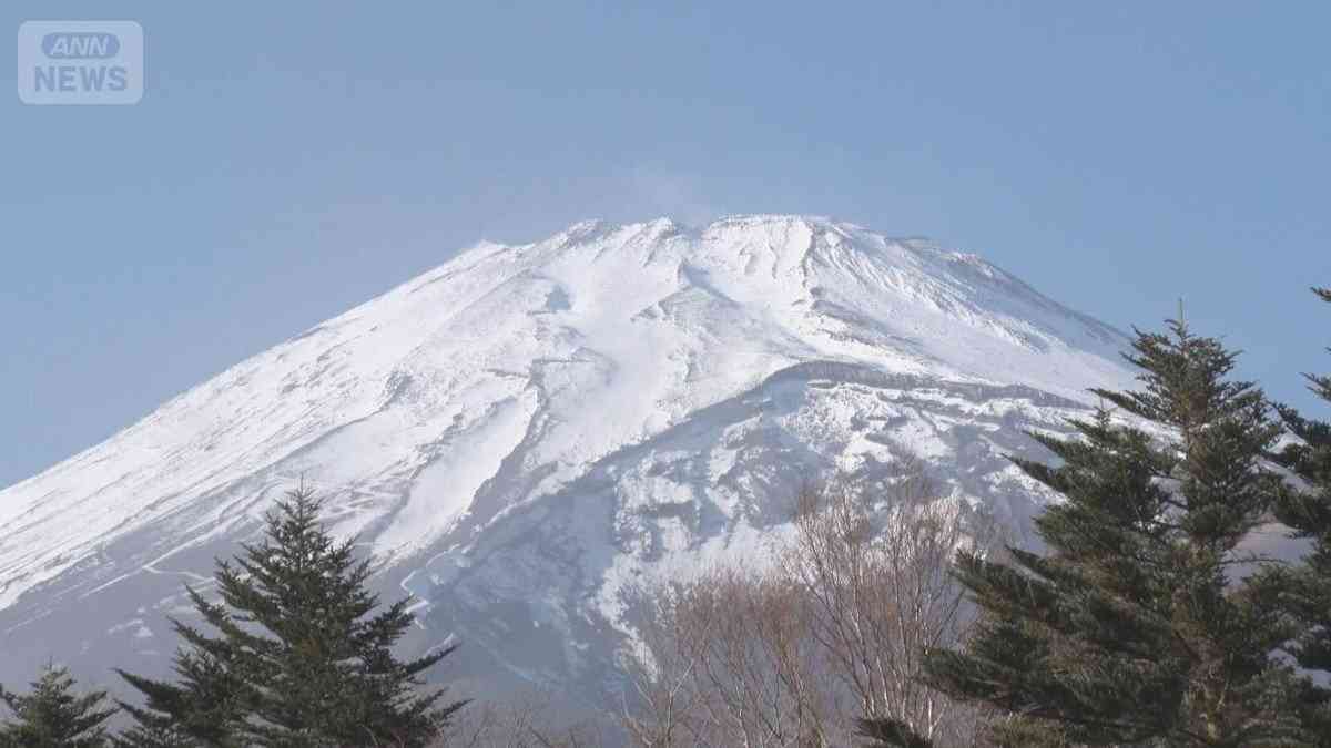 冬季閉山中の富士山で救助要請相次ぐ　中国のSNSには柵すり抜け立ち入る映像（テレビ朝日系（ANN）） - Yahoo!ニュース