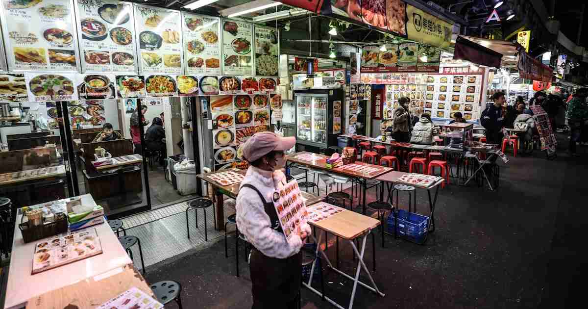 在日の中国系観光ビジネス「一条龍」が苦境　日中対立のあおりで - 日本経済新聞