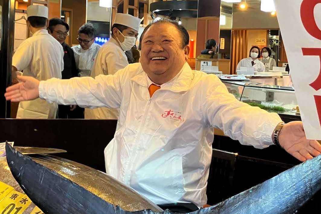 『すしざんまい』5億円マグロに「通年冷凍の養殖しか買わない」同業寿司店がSNS“陰口”で波紋、広報が答えた「真実」 | 週刊女性PRIME