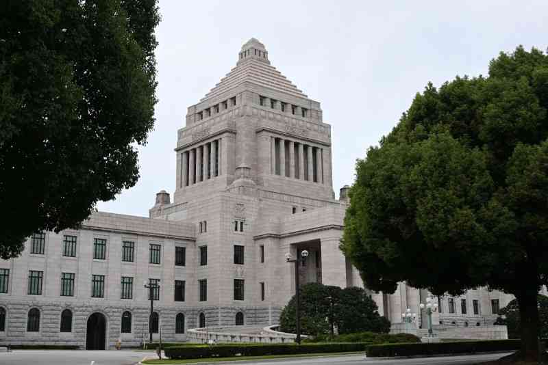 「衆院選より予算成立を優先すべきだ」53％　毎日新聞世論調査（毎日新聞） - Yahoo!ニュース