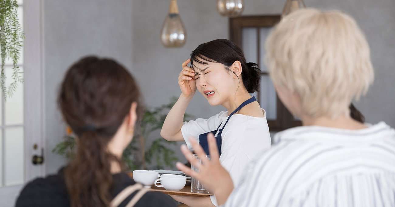 日本の「飲食店」は働きすぎている…外国人が衝撃を受けた日本ならではの“すごい光景” | インド人は悩まない | ダイヤモンド・オンライン