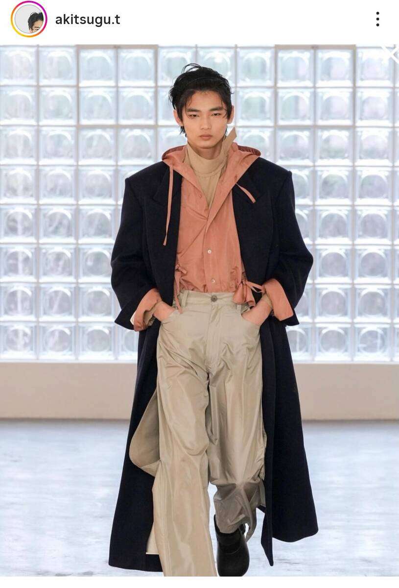冨永愛のイケメン息子が「かっこいい」「圧倒的存在感」身長１９０センチ台…母は籍入れず妊娠公表 - スポーツ報知